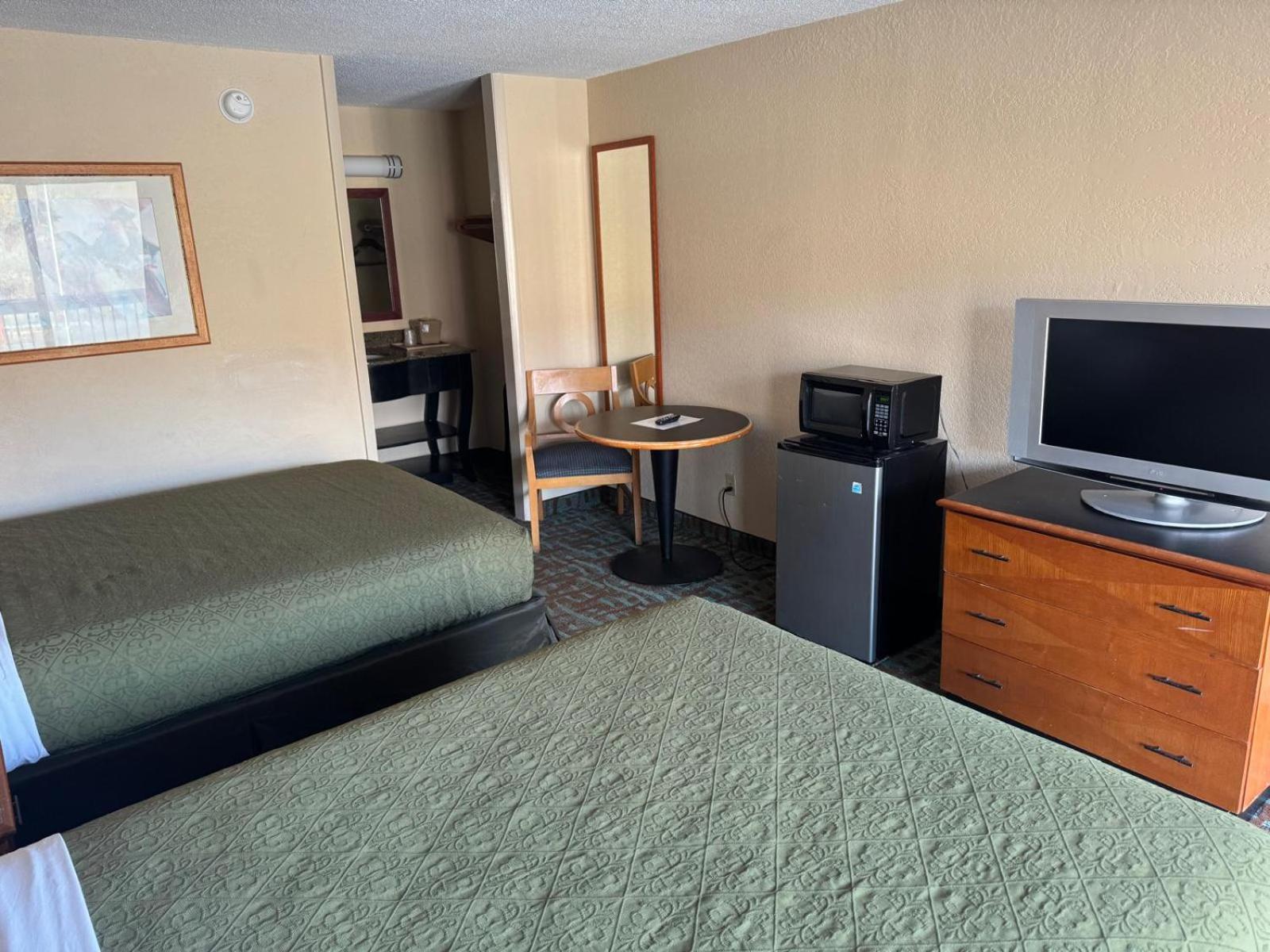 Oyo Hotel Harriman Near I-40 Esterno foto